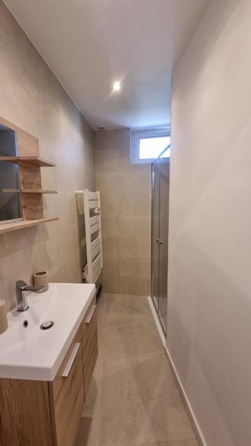 En Plein Coeur De Pelissanne - 55 M2 Renoves - Avec Parking Leilighet Eksteriør bilde